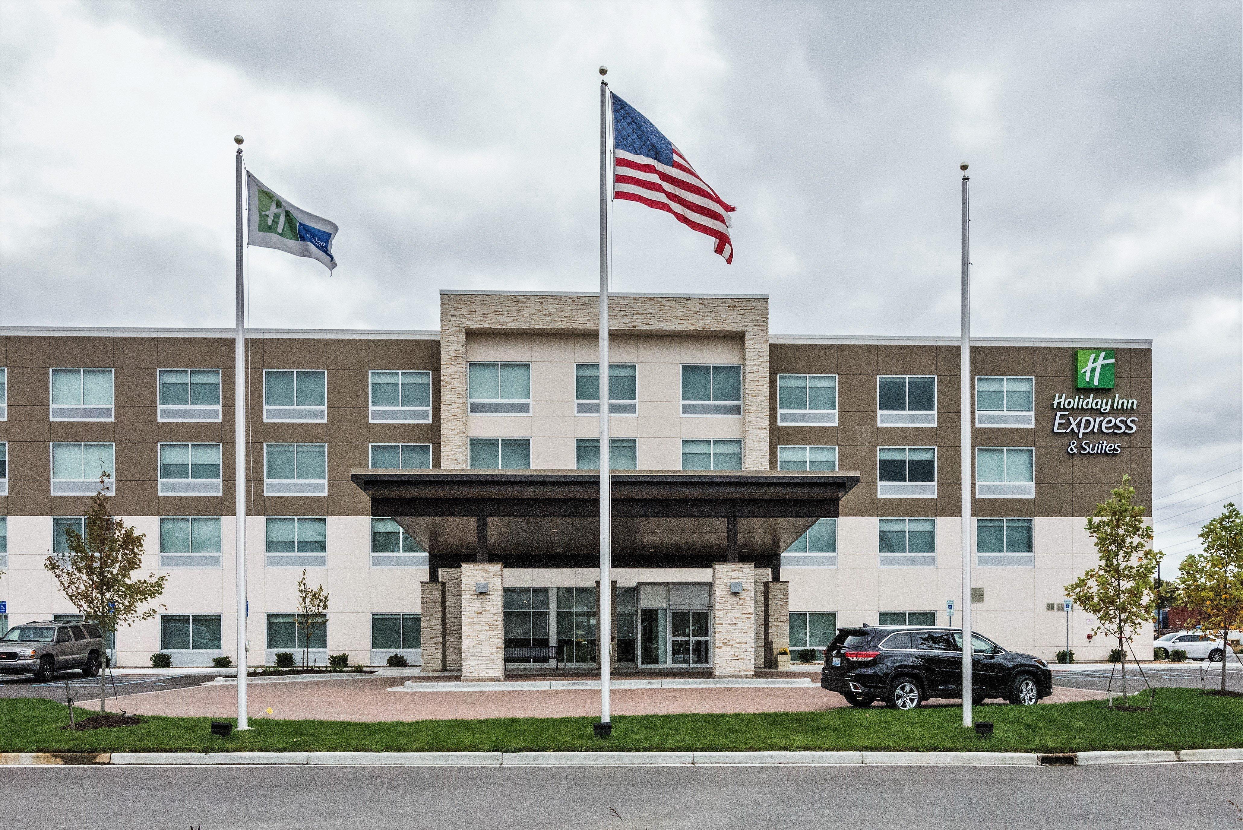 Holiday Inn Express & Suites Allen Park, An Ihg Hotel Exterior photo